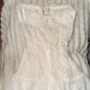 OUTCAST Elegant White Lace Dress
